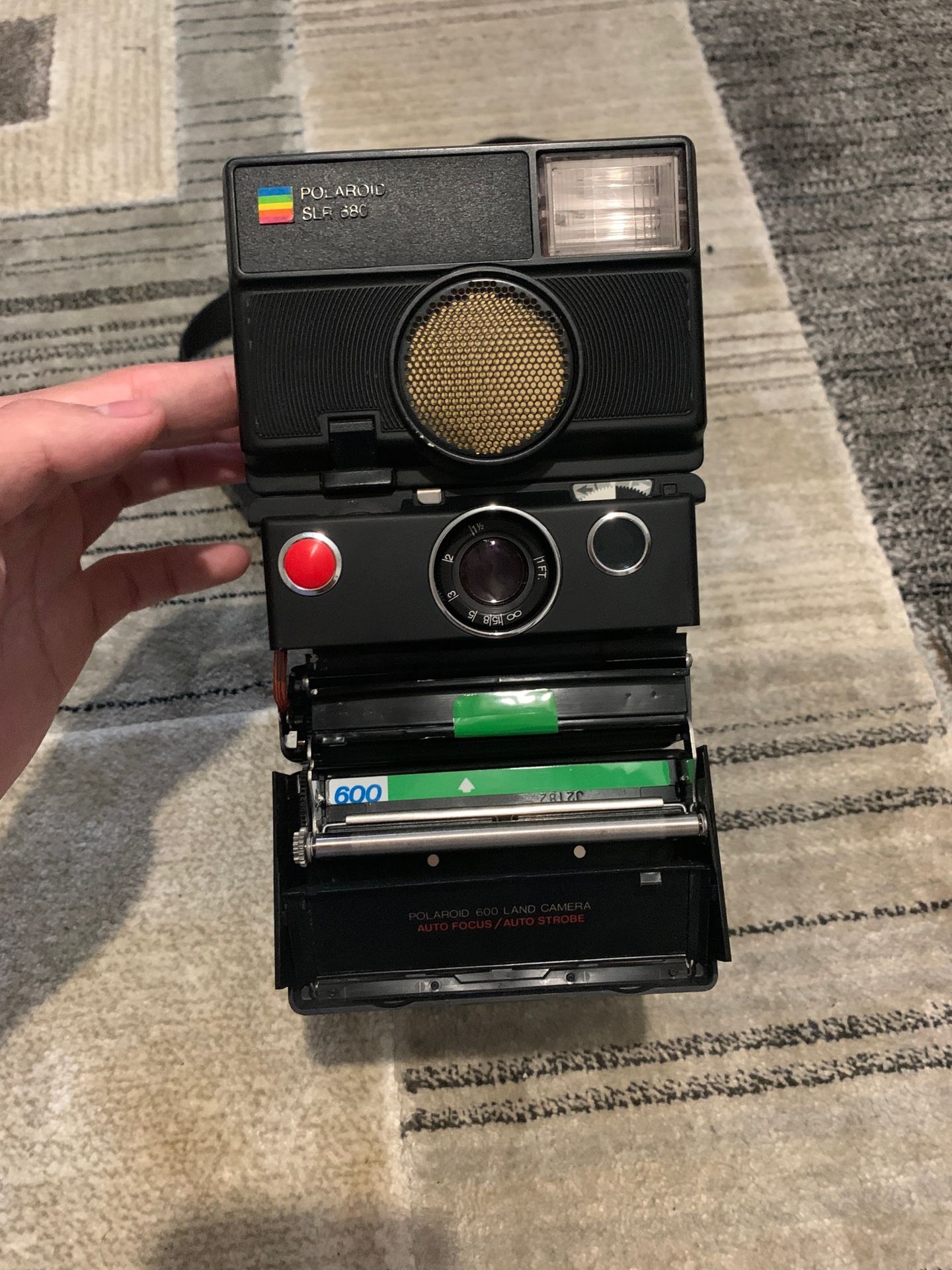 Polaroid SLR 680 (TESTED)- Instant Film Camera - Sonar Auto Focus - Flash - Vintage 80s