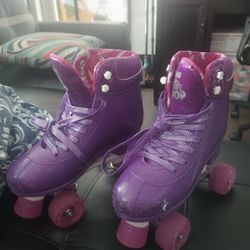 GIRL SKATES
