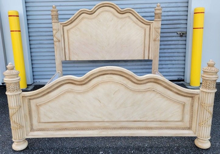 (FREE DELIVERY) Rooms To Go King or Queen Bed Frame