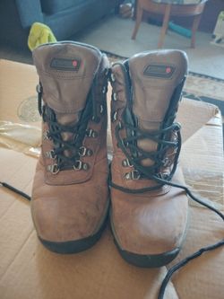 Coleman hiking boots size 9