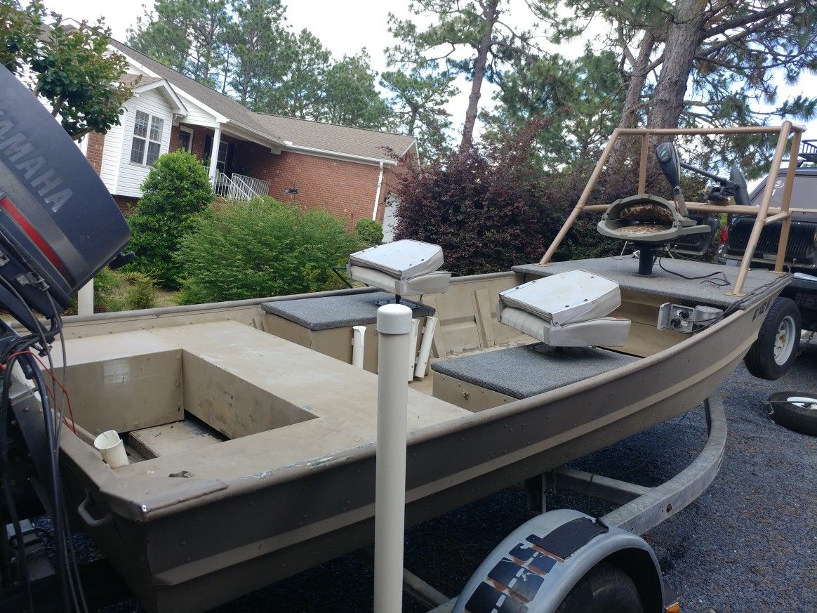 14 foot John boat / flounder gigging for Sale in Pinehurst, NC OfferUp
