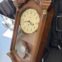 Howard Miller 613-231 Wall Clock – Westminster Chime Pendulum (Vintage Wood Case)