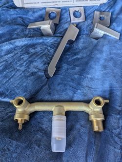 Delta Bath Tub & Sink Faucet With Rough-in valve
