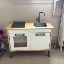 Kids play kitchen