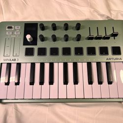 Arturia MiniLab 3 — Limited Edition Mint Green 25 Key USB MIDI