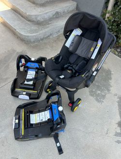 Doona carseat/stroller + 2 latch base + newborn inserts