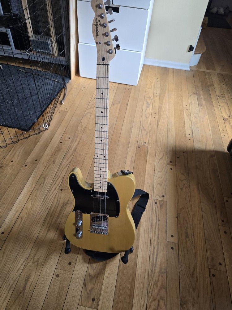 Left Handed Fender Squire Telecaster Guitar