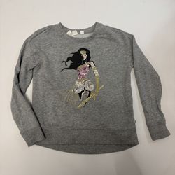 Girl’s GAP Gray Sweatshirt with Fashion Wonder Woman illustration size medium