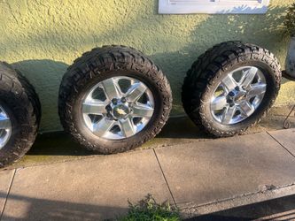 2021 Chevy Z71 Rims 2500.