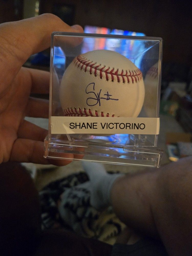 Autographed Baseball Of Phillies Great Shane Victorino