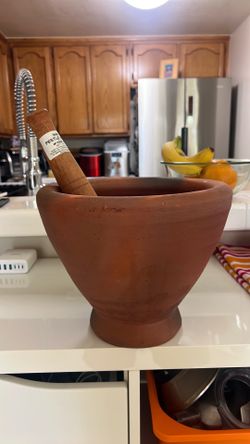 Large Thai Clay Mortar & Wooden Pestle (Krok & Sak)