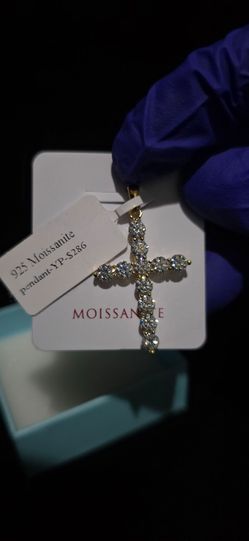 Brand new Gold Finish 925 Sterling Silver Moissanite Cross with matching Earrings