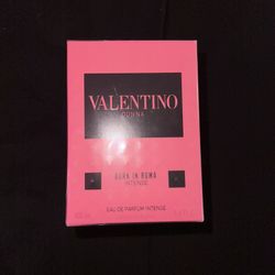 Valentino Donna Born In Rome