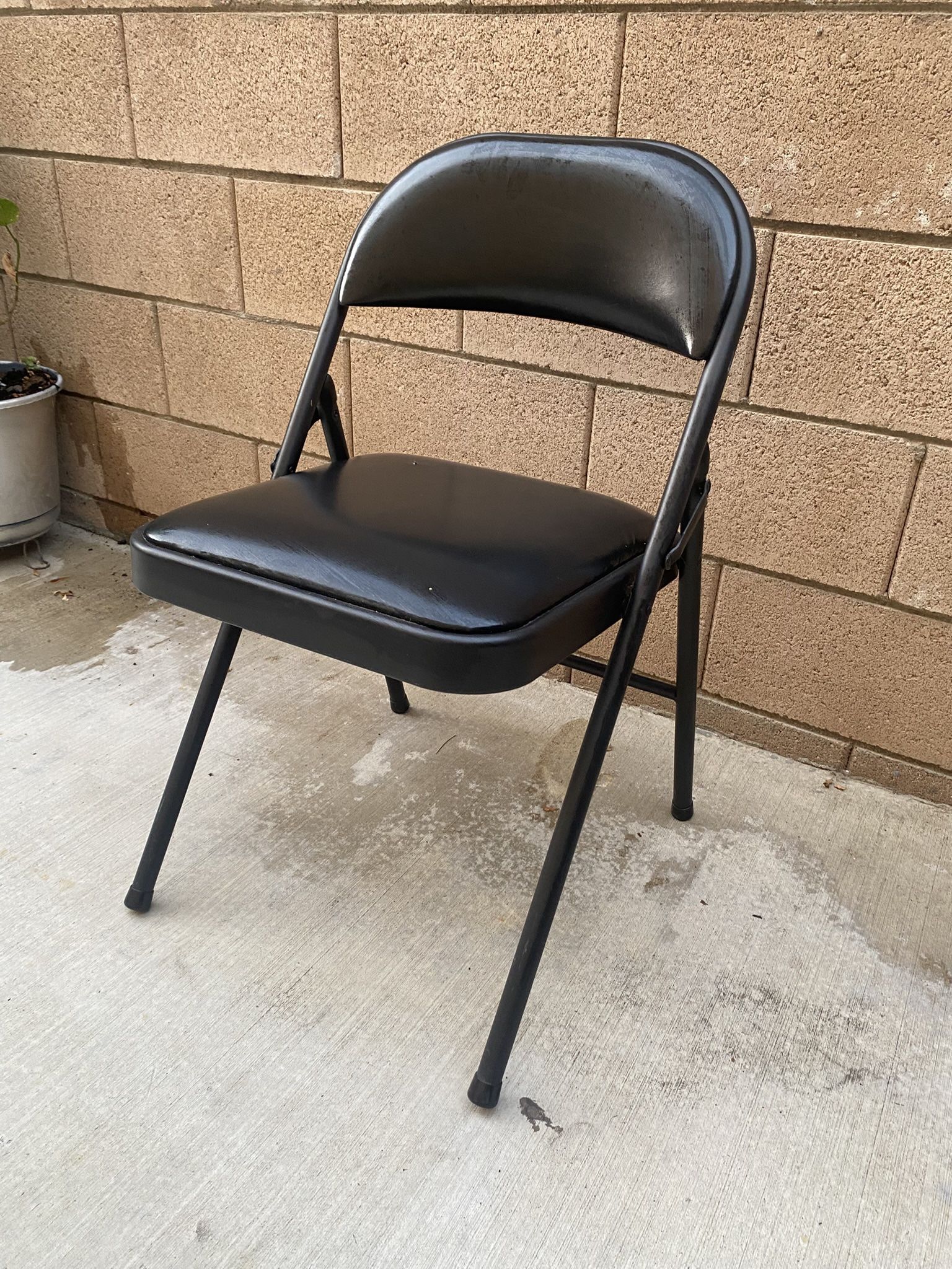 Black Folding Chair With Cushion