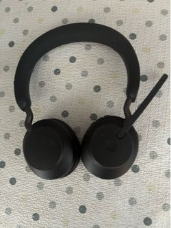 Jabra wireless/bluetooth  headphones with mic.