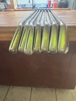 Taylormade Iron Set 4-PW 7 Clubs P790