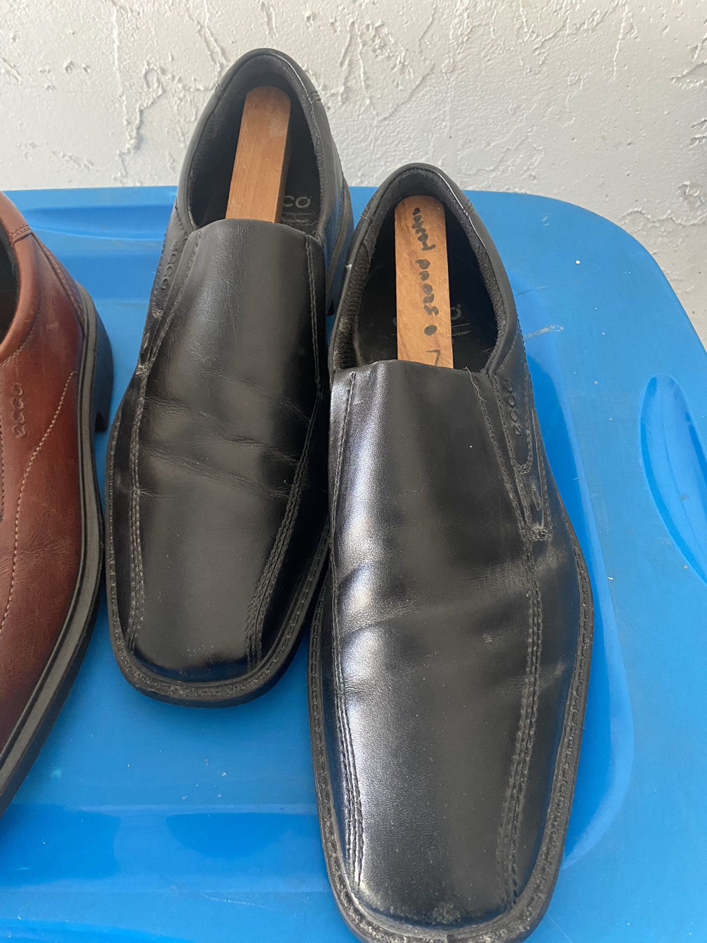 Men Shows Size 44 Like New 