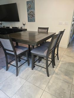 6 piec dinimg table excellent condition