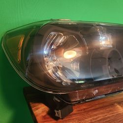 Tundra Sequoia Headlight New