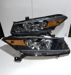 Honda Accord 2-Dr Coupe Black Housing Projector Headlights for 2008 to 2012
