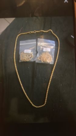 Gold rope chains
