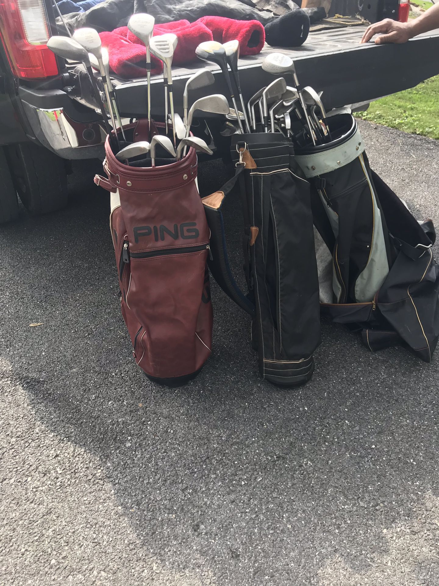 Golf club sets and bags