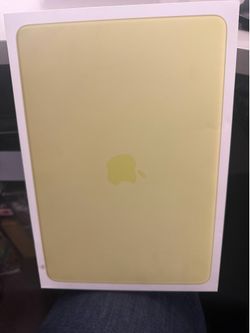 Apple Mac neo 256 gig laptop green