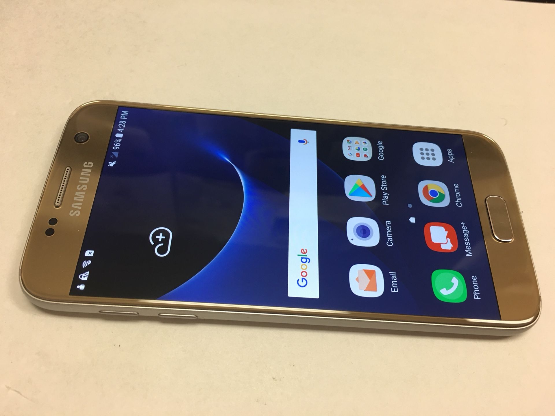 Unlocked Samsung Galaxy S7 Gold, nice condition. Works with Verizon, att, Tmobile, metro pcs. Comes with charger. 260 cash only. Price is firm