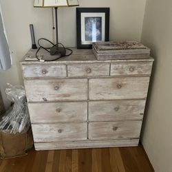 Shabby chic dresser