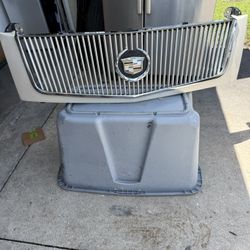 03-05 Cadillac Escalade Grill