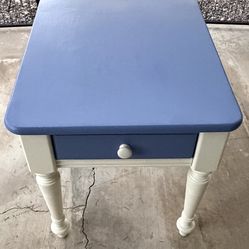 Vintage End Table Hammary La-Z-Boy Cowgirl Blue And White With Drawer