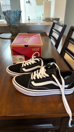 Brand New Vans 5.5 US Men