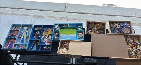 Puzzles pieces sets