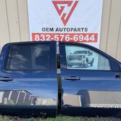 2021 2023 2025 Chevrolet Chevy Silverado 3500 HD Front Right And Rear Right Passenger Side Doors