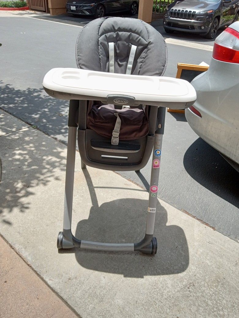 High Chairs -- 2--- Excellent Condition Portable