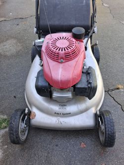 Honda selfpropeled  twinblade  mower
