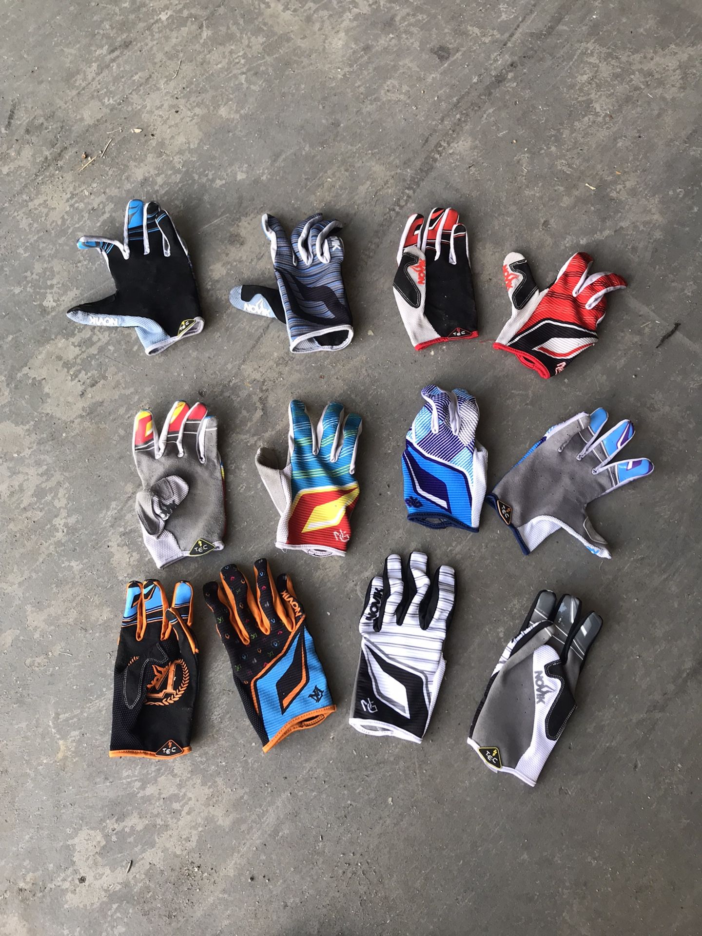 Novik Gloves Medium