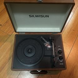 Proratable Record player (w/Bluetooth)