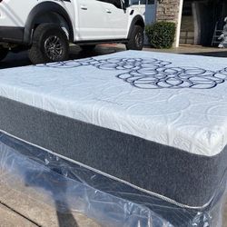Full Bamboo Hybrid Cool Gel Memory Foam Mattress!!