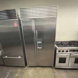 SUBZERO 42” REFRIGERATOR SIDE BY SIDE 2 DOORS