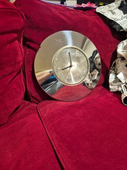Zepter Round Stainless Steel  Wall Clock (Skokie)