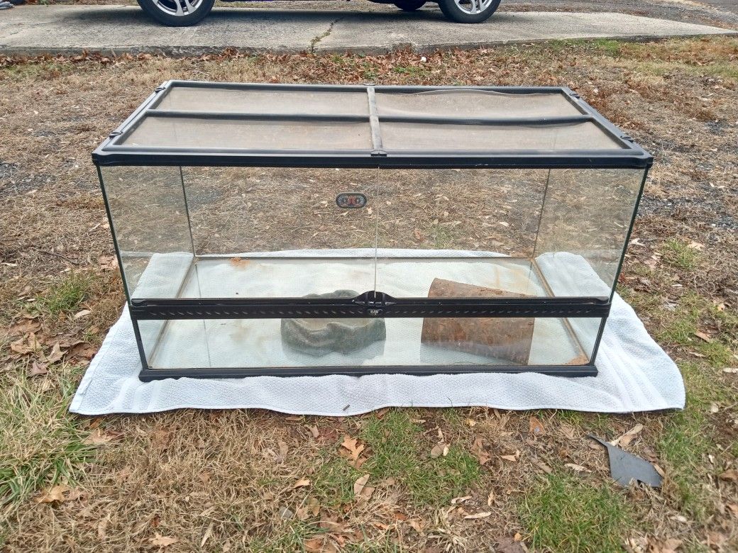 Terrarium Enclosure 