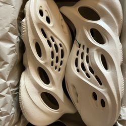 YeezyFoam RNNR
