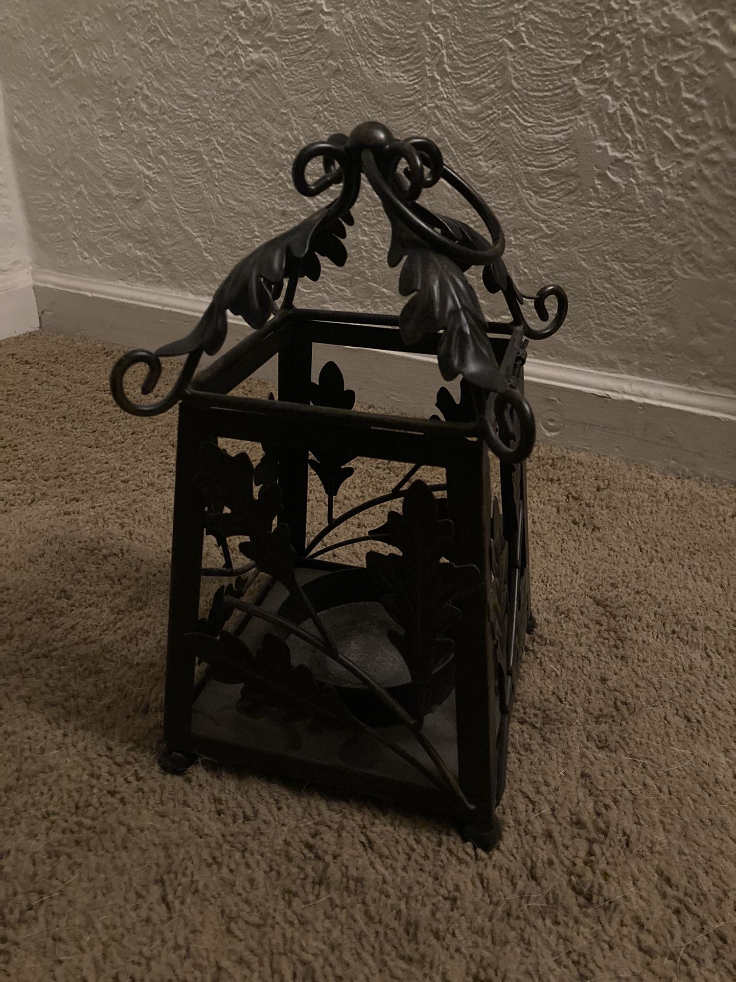 Metal Leaf Candle Holder