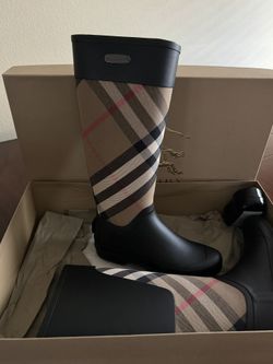 New Authentic Burberry Clemence rain boots