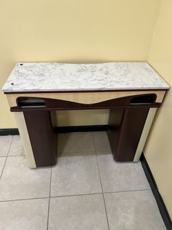 Manicure Table