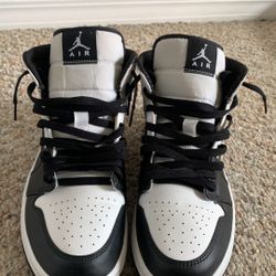 Jordan 1 mid white Shadow 