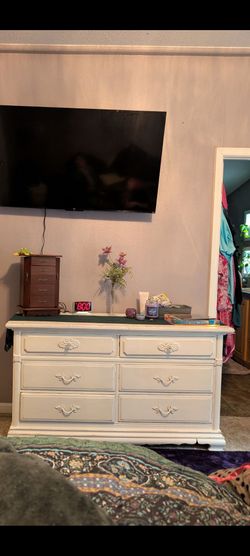 Shabby chic dressers