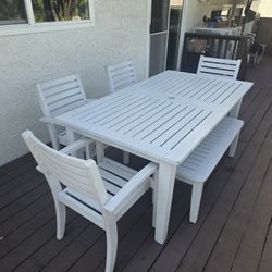 Pottery Barn Table & Chairs