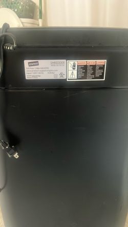 Staples paper shredder